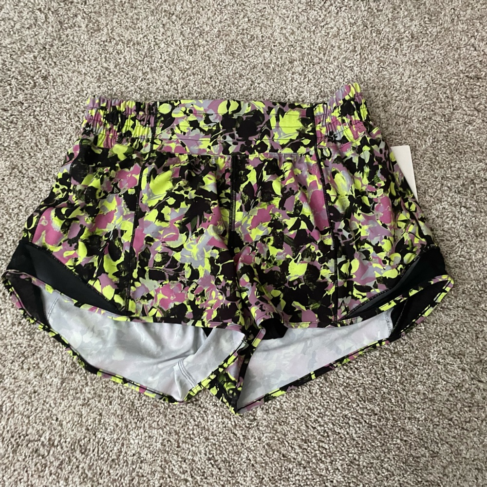 Lululemon Hotty Hot shorts